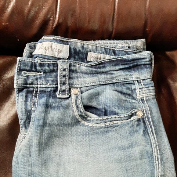 Name brand shirts and jeans - Picture 12 of 15